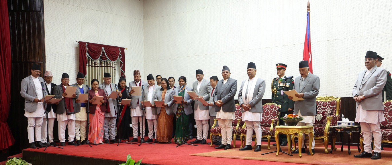 मन्त्रीहरुको सपथ 