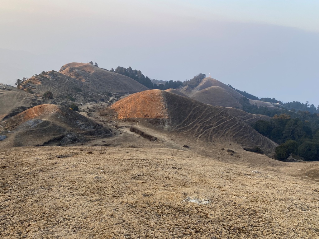 घुम्नैपर्ने शैलुुङका सय थुम्का