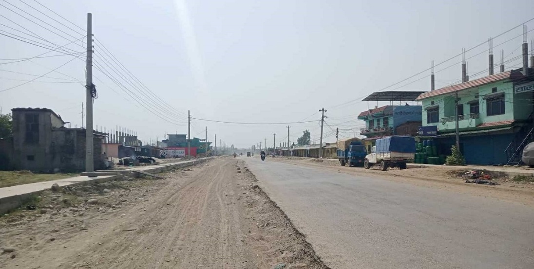 कैलालीमा निर्माणाधीन हुलाकी राजमार्ग