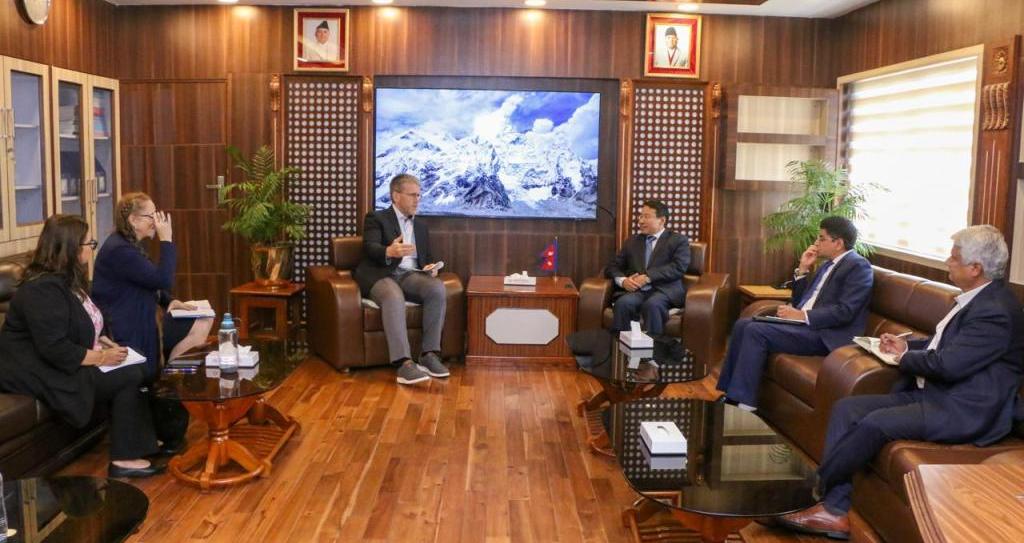 वर्षमान पुन र डिन थम्प्सन