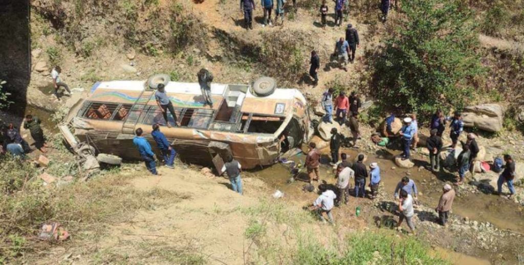 सल्यानमा बस दुर्घटना