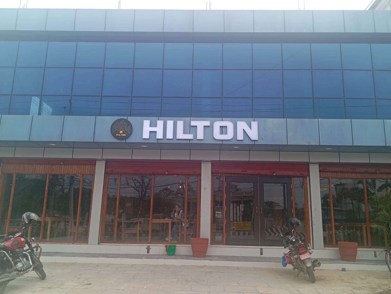 हिलटन रेष्ट्राे