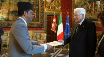 इटालीका नेपाली राजदूतद्वारा ओहोदाको प्रमाणपत्र प्रस्तुत