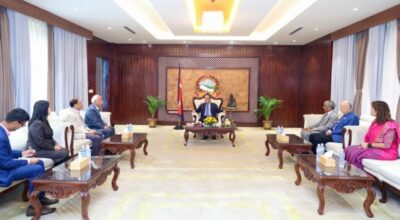 प्रधानमन्त्री प्रचण्ड प्राज्ञिकहरूसंग