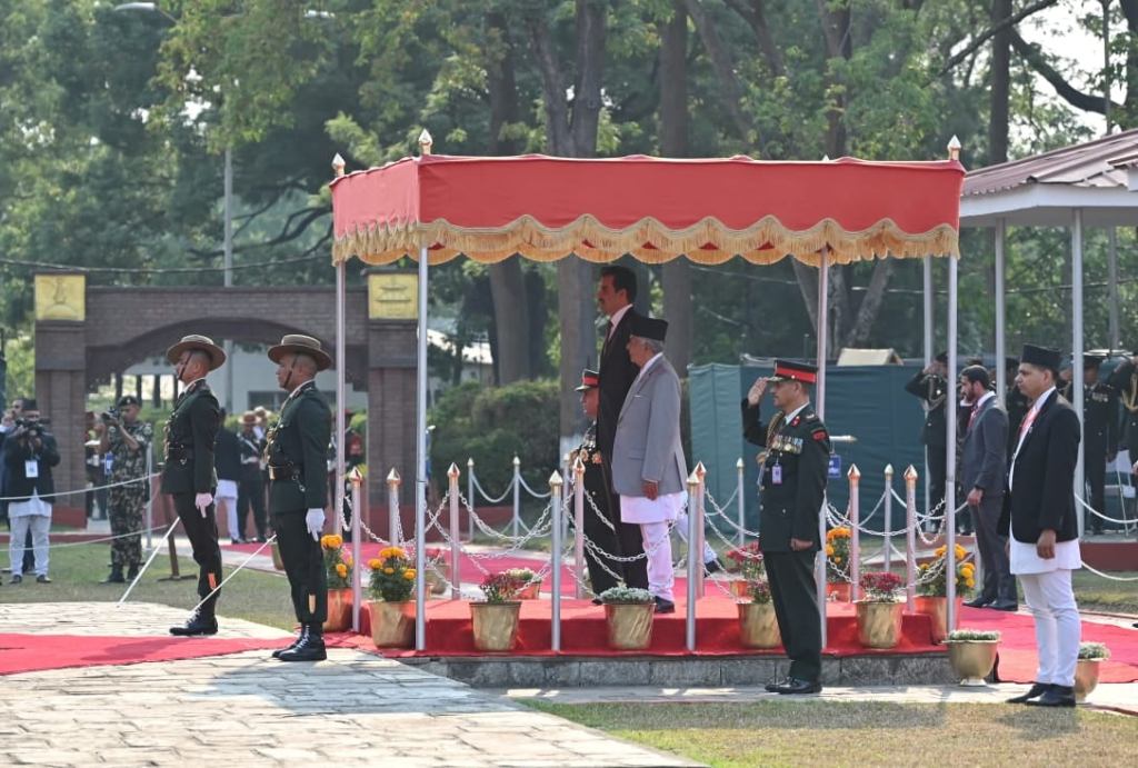 कतारका राजा आइपुगे नेपाल, राष्ट्रपति गरे स्वागत