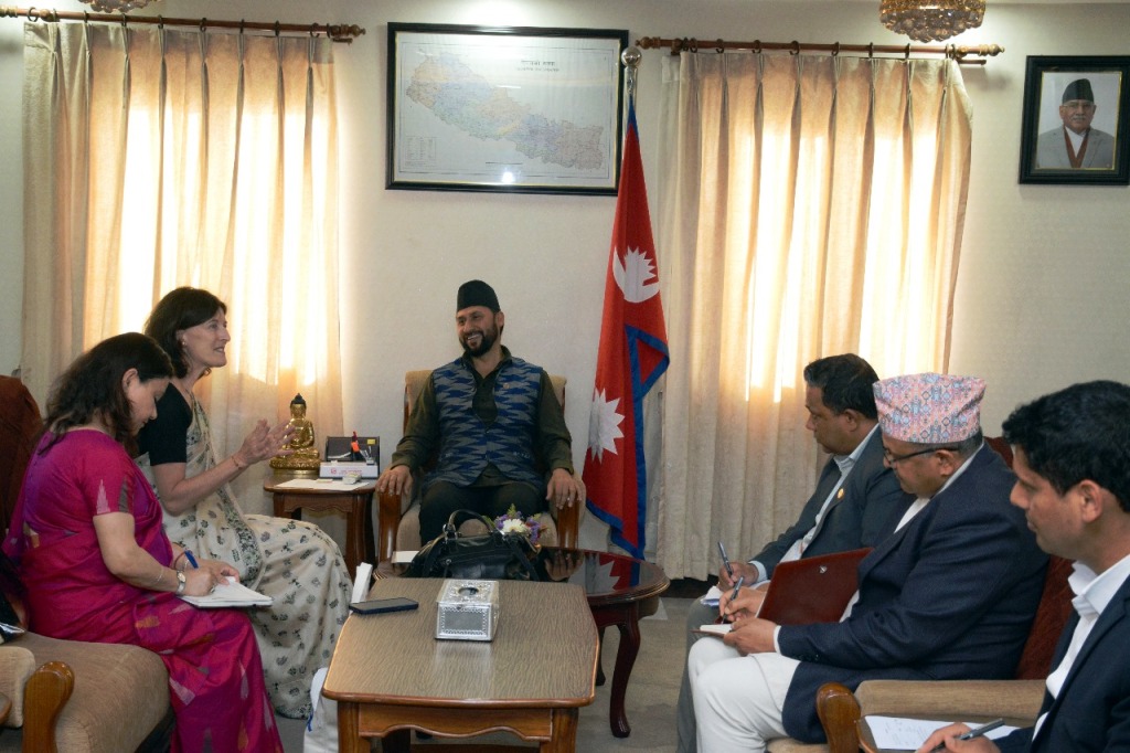 रवि लामिछाने र फारिस हदाद जेर्भोस