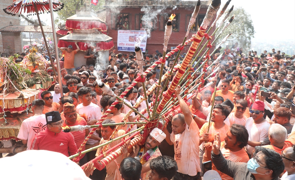  सुजन वाग श्रेष्ठ 