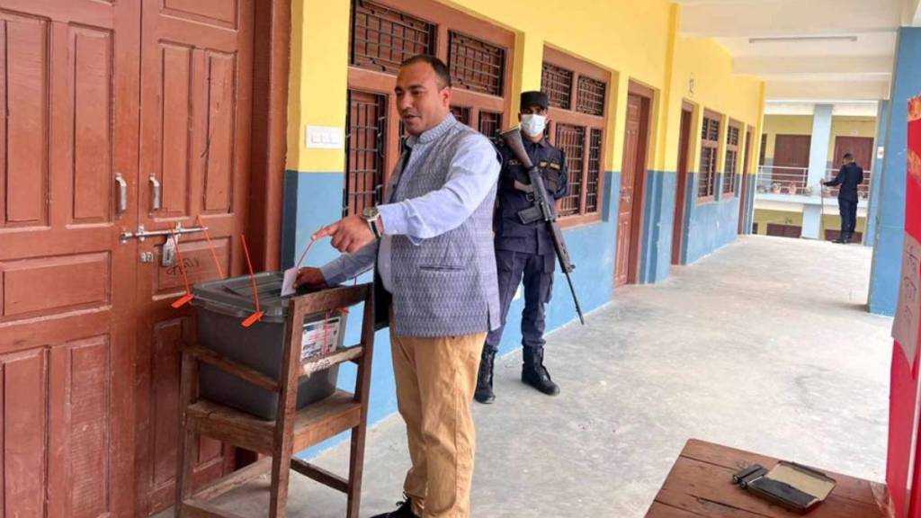 बझाङमा उत्साहपूर्वक रुपमा मतदान हुँदै