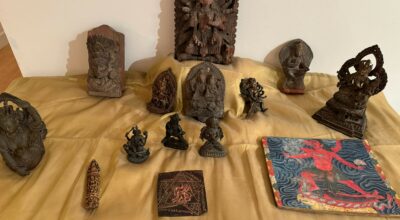 शताब्दीऔँ पुराना मूर्ति