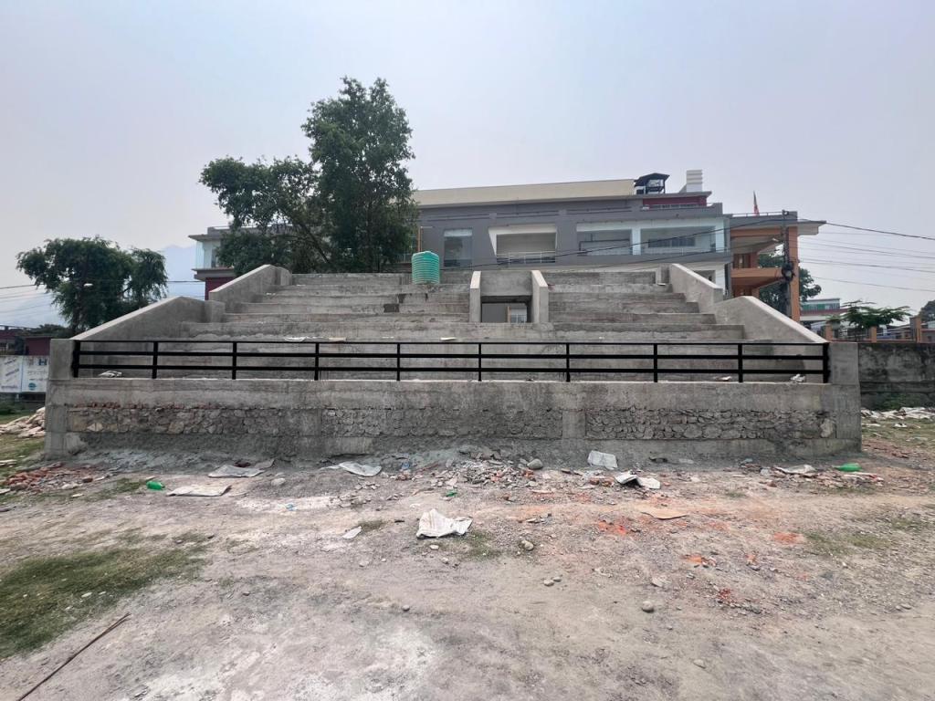 ३० लाखको लागतमा बिपी मैदानमा प्यारापिट निर्माण