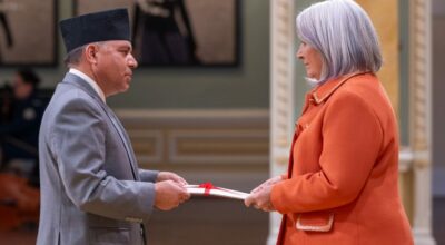 भरतराज पौड्याल र जलरल मेरी जे मे सिमन