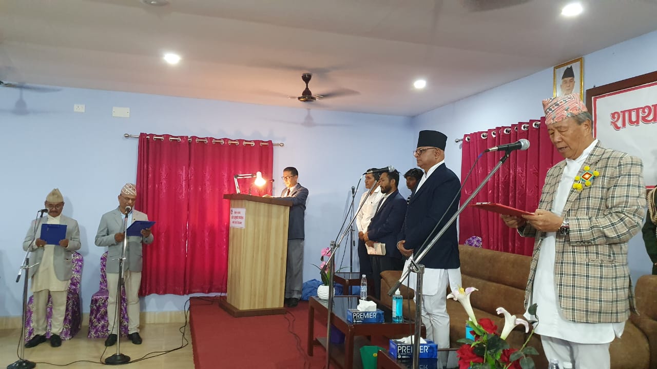 कोशी प्रदेशका नवनियुक्त मुख्यमन्त्री हिक्मत कार्कीले लिए शपथ