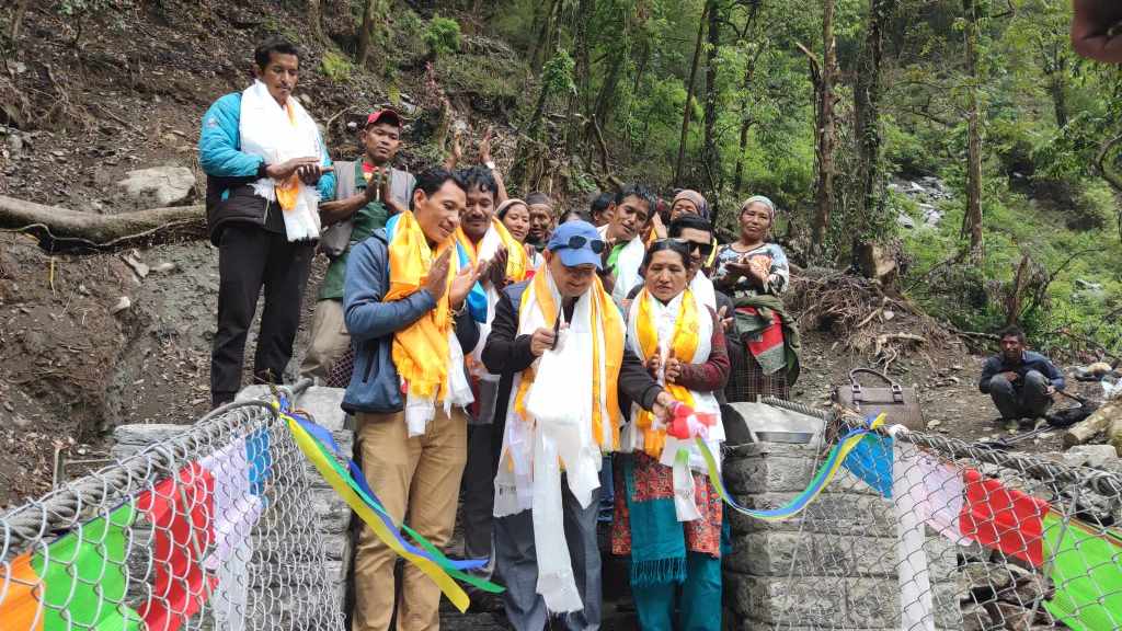 झोलुङ्गे पुल निर्माण
