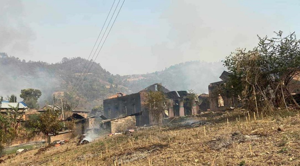 काभ्रेको रोशी गाउँपालिकामा आगलागी