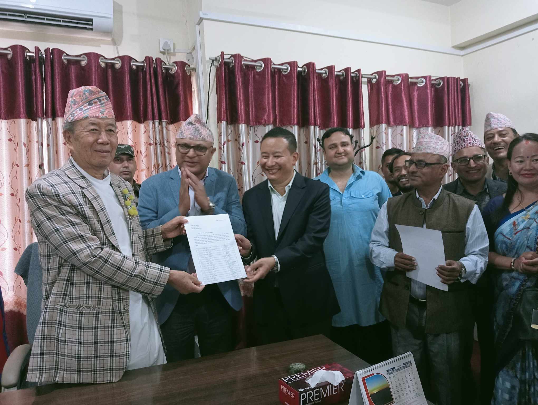 कोशी प्रदेशको मुख्यमन्त्रीमा एमालेका हिक्मत कार्कीद्वारा दाबी पेश