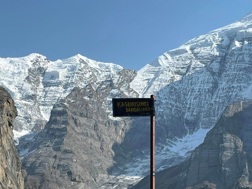 निलगिरि र अन्नपूर्ण हिमाल