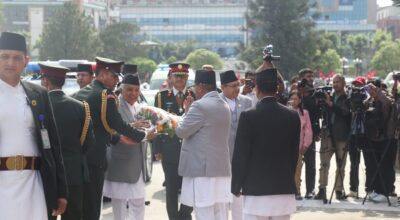 राष्ट्रपति पौडेल सामान्य सवारीमा पुगे संसद भवन