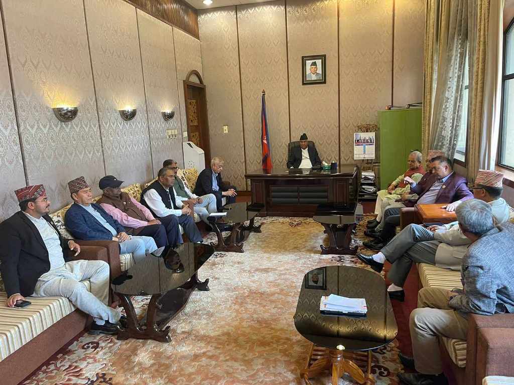 संसद भवन नयाँ बानेश्वरमा विपक्षी दलको छलफल जारी