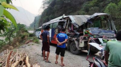 चार सवारी साधन एकापसमा ठोक्किए