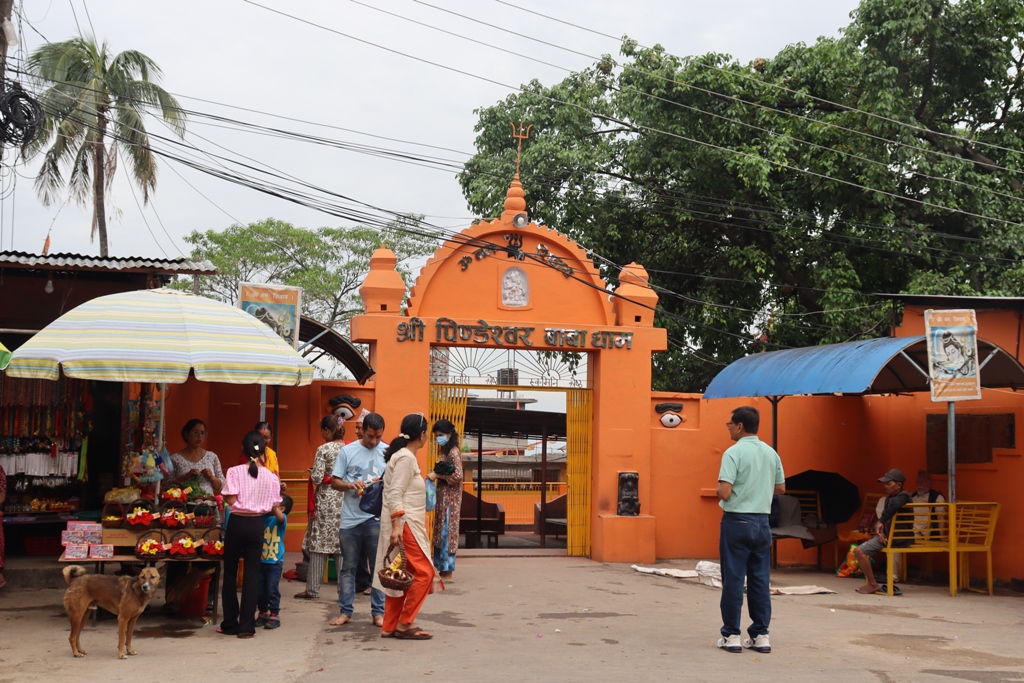 पिण्डेश्वर मन्दिर