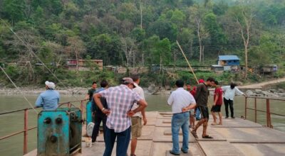 अरुण नदीमा सञ्चालित फेरी