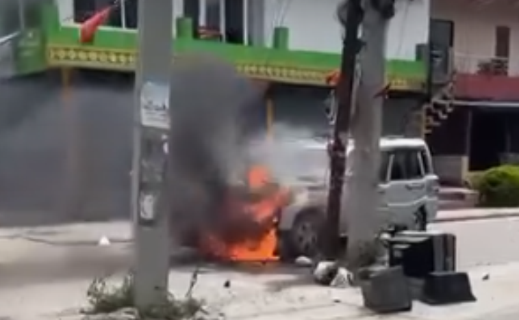 विराटनगरमा विद्यार्थीद्वारा सरकारी गाडीमा आगजनी