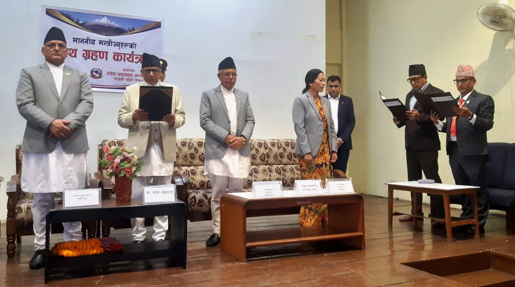 दीपक मनाङे र फणिन्द्र देवकोटा