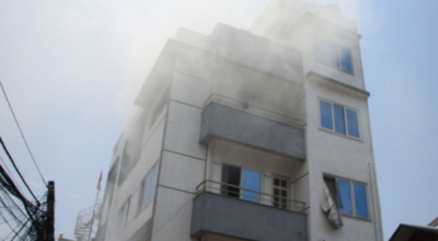 कोटेश्वरको एक विस्कुट गोदाममा आगलागी