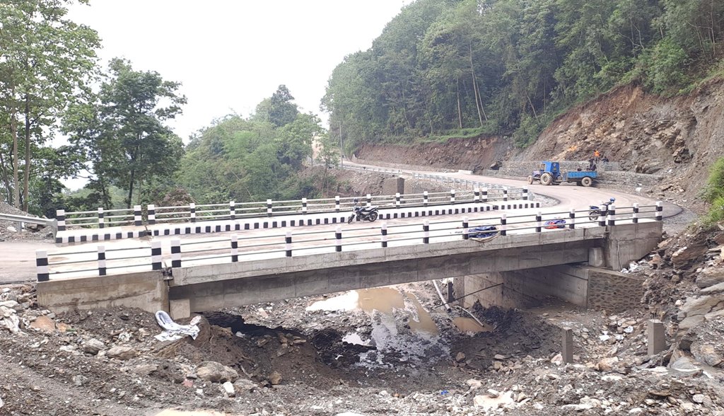 भालुखोला र मेवाखोलामा पुल निर्माण