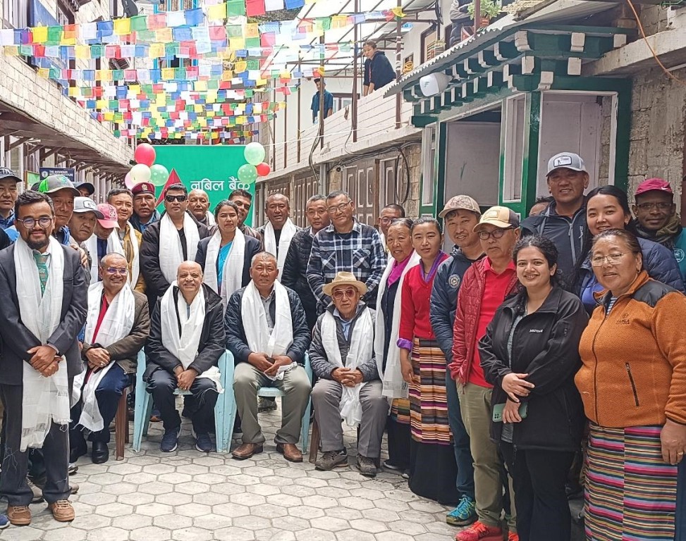 सोलुखुम्बु जिल्लाको नाम्चेमा नबिल बैंकको शाखा उद्घाटन