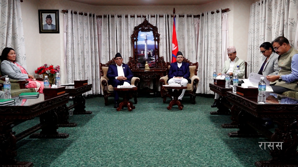 देवराज घिमिरे र नारायण दाहाल