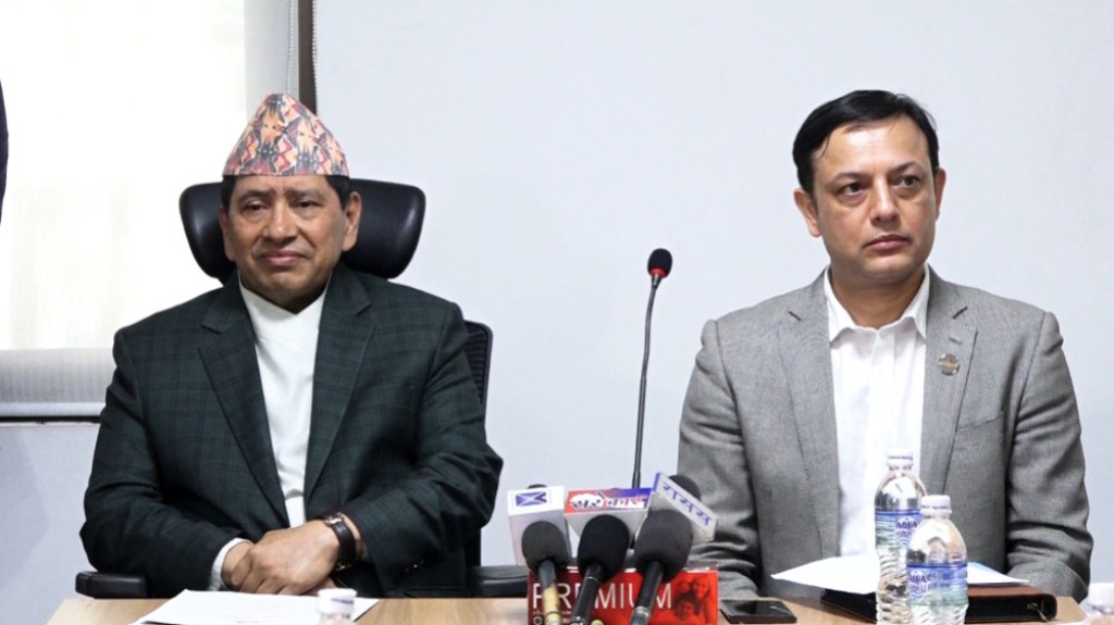 नारायणकाजी श्रेष्ठ र डीपी अर्याल
