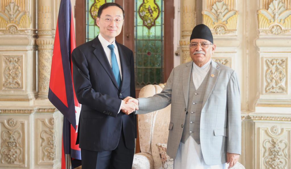 प्रधानमन्त्री प्रचण्डसँग चिनियाँ उपविदेशमन्त्रीको शिष्टाचार भेट