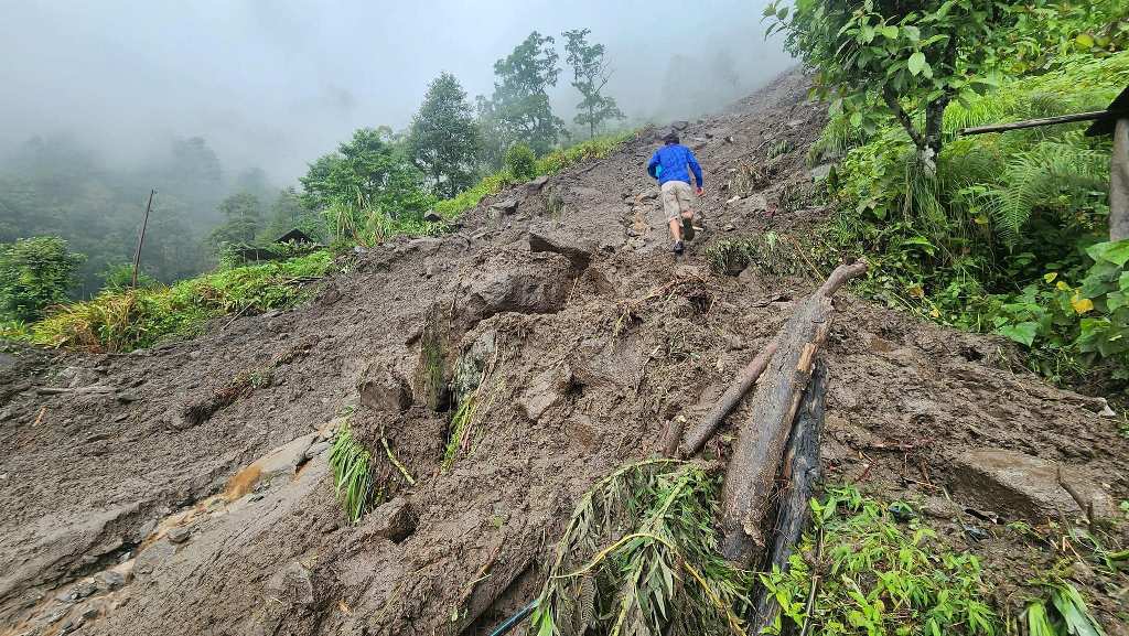 ताप्लेजुङमा बाढीपहिरो