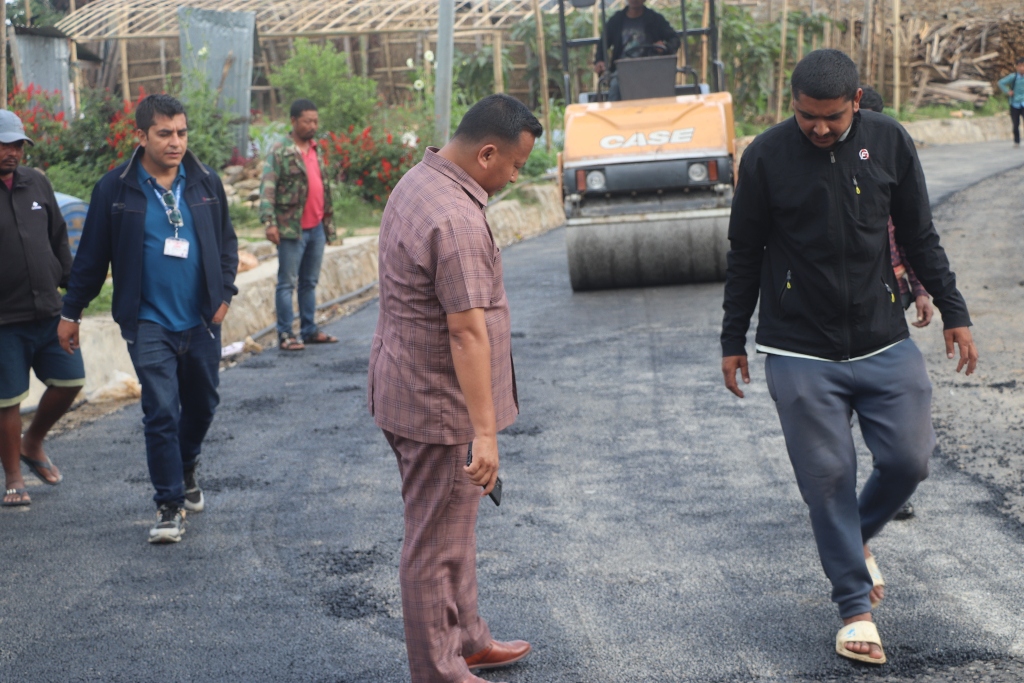 तिवारीभञ्ज्याङ–अधेँरीघाट सडक