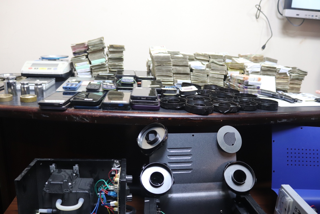 विद्युतीय सामग्री र ‘ब्रेक सु’मा लुकाएर ३१ अर्ब बढीको सुन तस्करी