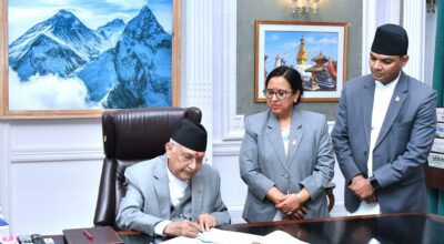 नवनियुक्त प्रधानमन्त्री ओलीले गरे पदभार ग्रहण