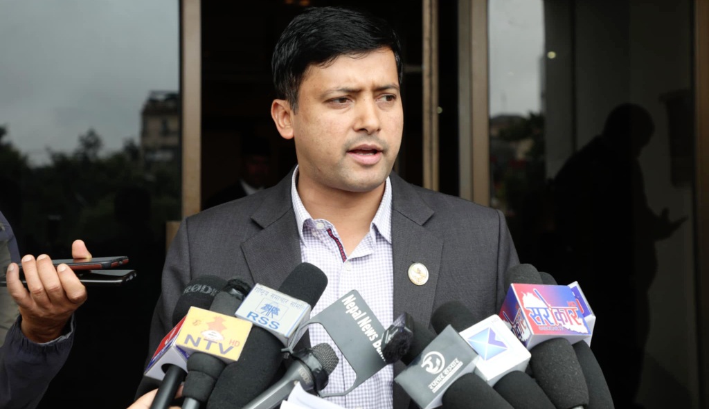 महेश बर्तौला