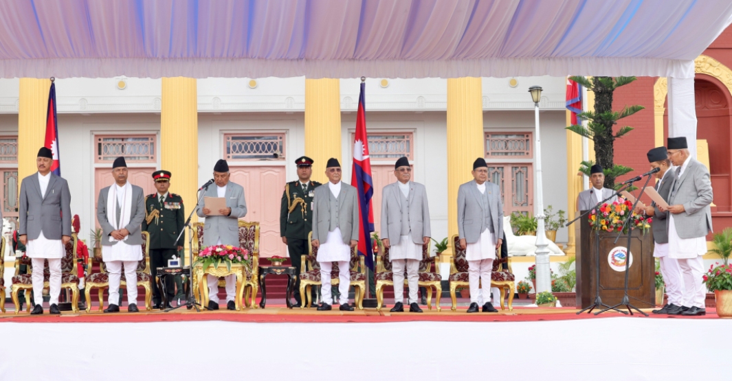 नवनियुक्त दुई उपप्रधानमन्त्रीहरु सिंह र पौडेलले लिए शपथ