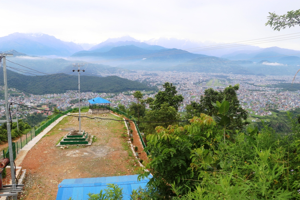 आय आर्जन बढाउन सामुदायिक वनभित्र उद्यान निर्माण