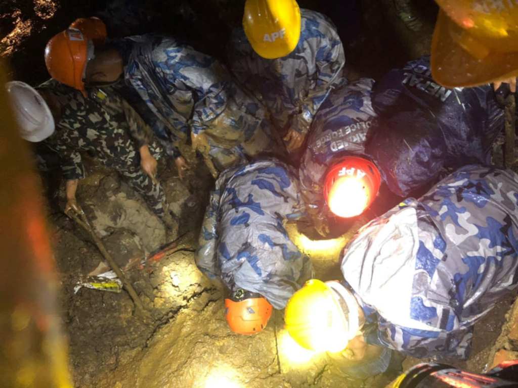 कास्कीमा पहिरोे