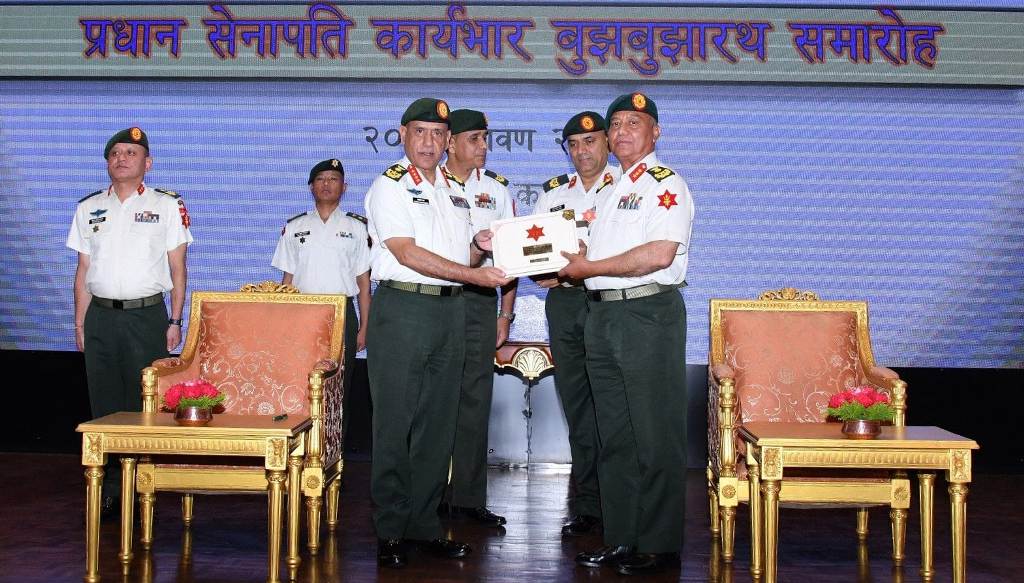 प्रधान सेनापतिको कार्यभार रथी सिग्देललाई हस्तान्तरण