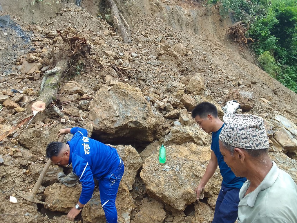पहिराले बुद्धसिंह मार्ग एक सातादेखि अवरुद्ध