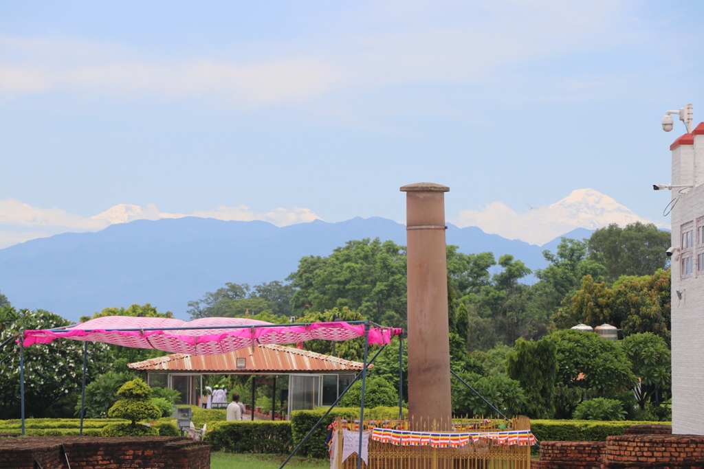 लुम्बिनीमा हिमशृङ्खला