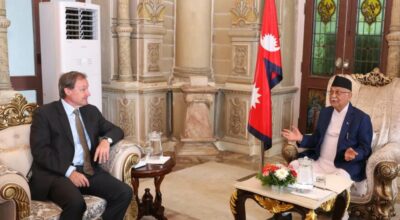प्रधानमन्त्री ओलीसँग बेलायती राजदूत फेनको शिष्टाचार भेट