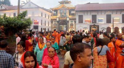 पशुपतिनाथमा भक्तजनको घुइँचो