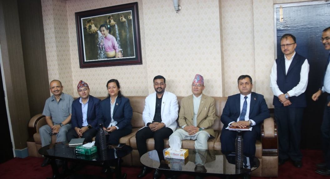 प्रदीप यादव र ऐनबहादुर शाही ठकुरी