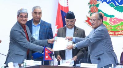 सङ्क्रमणकालीन न्यायसम्बन्धी कार्यदलद्वारा शीर्ष नेतालाई प्रतिवेदन हस्तान्तरण