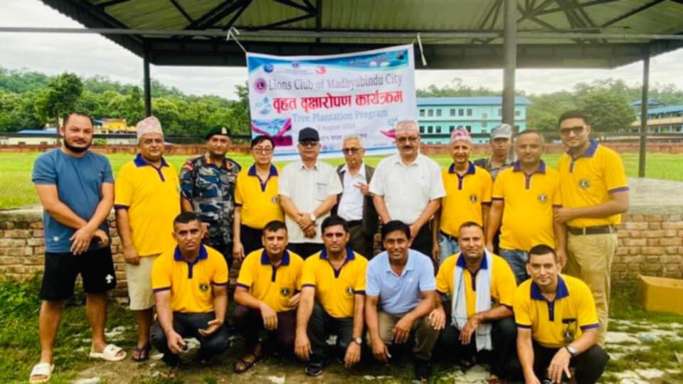 बृक्षारोपण कार्यक्रम आयोजना