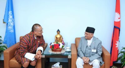 प्रधानमन्त्री ओली र भूटानका प्रधानमन्त्री तोग्बेबीच भेटवार्ता